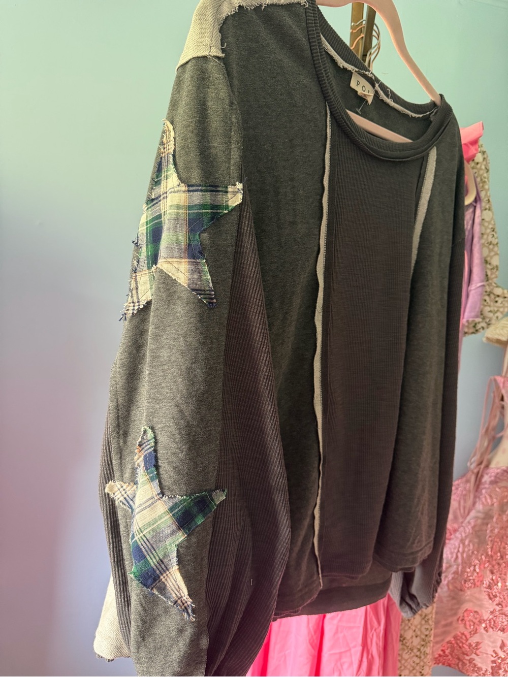 POL crew neck long sleeve  with Plaid Star Patches boutique med
